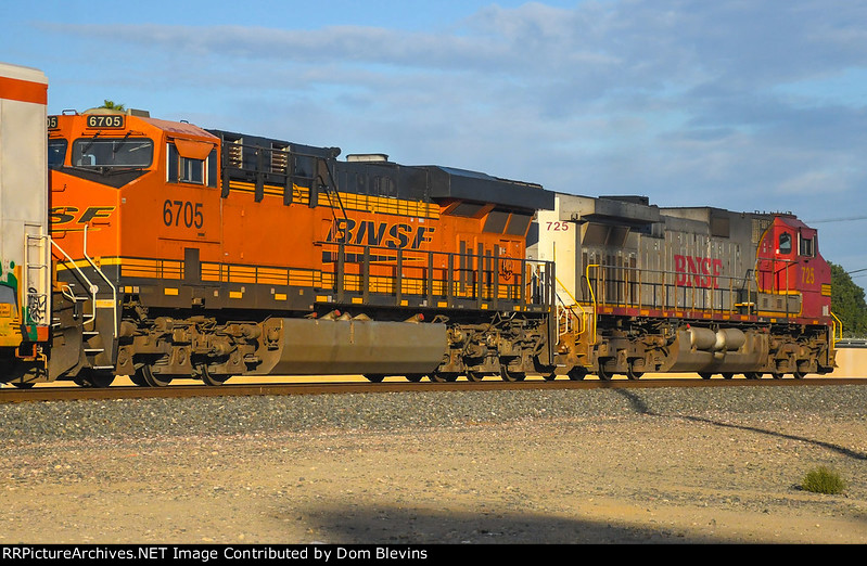 BNSF 6705